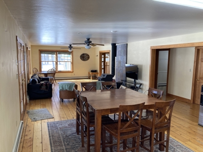 Beautiful 4 Bedroom Home With Private River Access - image 26