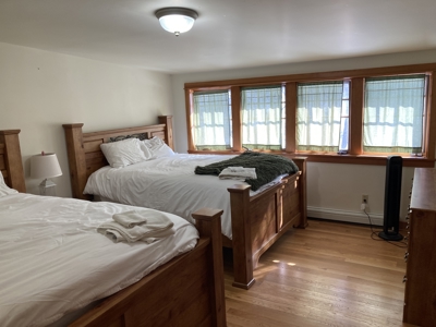 Beautiful 4 Bedroom Home With Private River Access - image 42