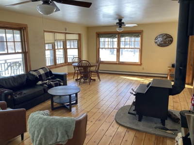 Beautiful 4 Bedroom Home With Private River Access - image 18