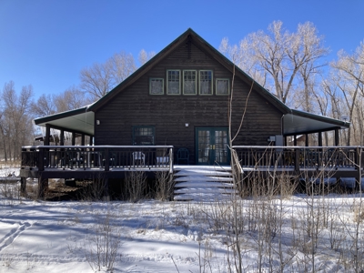 Beautiful 4 Bedroom Home With Private River Access - image 4