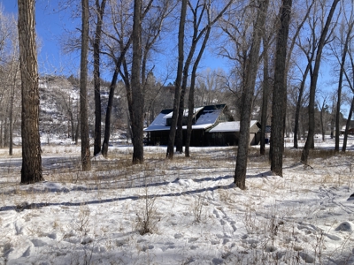 Beautiful 4 Bedroom Home With Private River Access - image 9