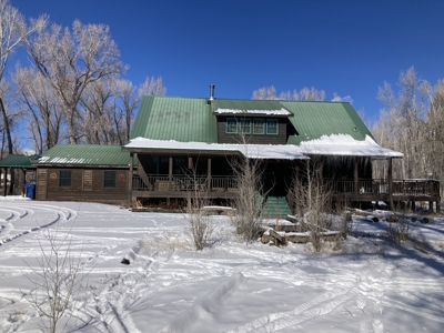 Beautiful 4 Bedroom Home With Private River Access - image 2