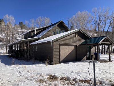 Beautiful 4 Bedroom Home With Private River Access - image 8