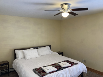 Beautiful 4 Bedroom Home With Private River Access - image 28