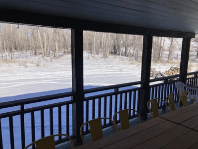 Beautiful 4 Bedroom Home With Private River Access - image 17