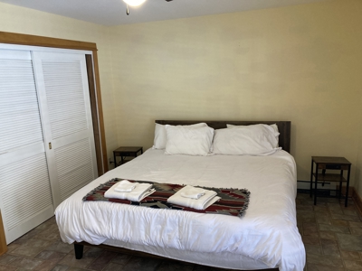 Beautiful 4 Bedroom Home With Private River Access - image 27