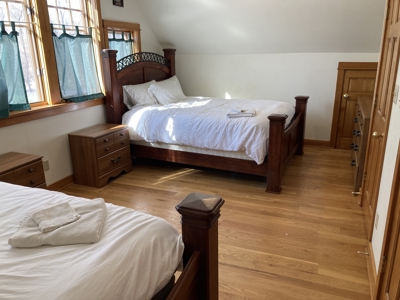 Beautiful 4 Bedroom Home With Private River Access - image 44