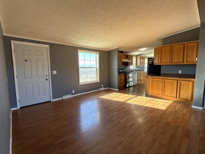 Country Retreat Near John Redmond Reservoir - image 11