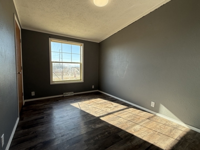 Country Retreat Near John Redmond Reservoir - image 6