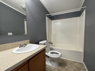 Country Retreat Near John Redmond Reservoir - image 1