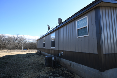 Country Retreat Near John Redmond Reservoir - image 23