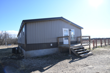 Country Retreat Near John Redmond Reservoir - image 25