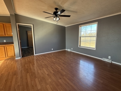 Country Retreat Near John Redmond Reservoir - image 10