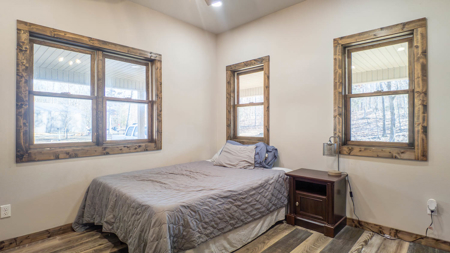 Country Home + Acreage in the Missouri Ozarks | West Plains - image 23