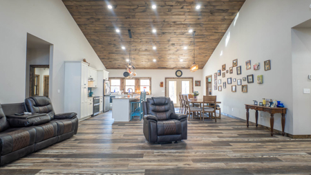 Country Home + Acreage in the Missouri Ozarks | West Plains - image 6