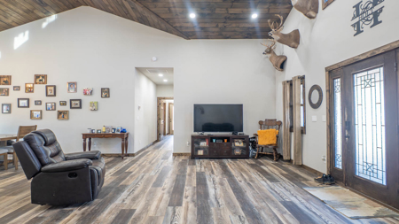 Country Home + Acreage in the Missouri Ozarks | West Plains - image 9