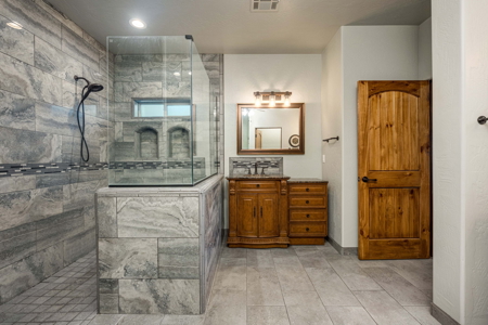 Luxury Home for Sale on a Corner Lot in Las Cruces, NM - image 21