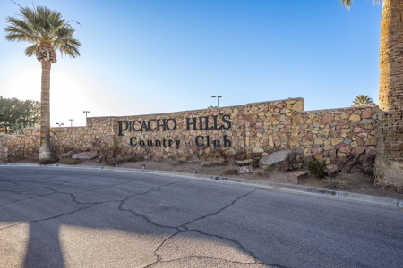 Luxury Home for Sale on a Corner Lot in Las Cruces, NM - image 48