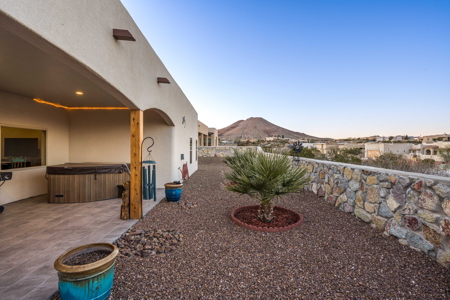 Luxury Home for Sale on a Corner Lot in Las Cruces, NM - image 37