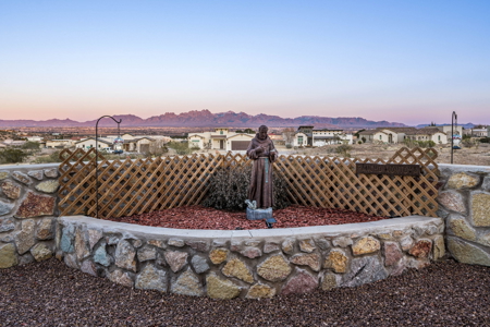 Luxury Home for Sale on a Corner Lot in Las Cruces, NM - image 36