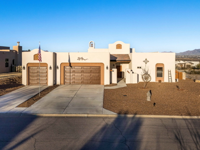 Luxury Home for Sale on a Corner Lot in Las Cruces, NM - image 40
