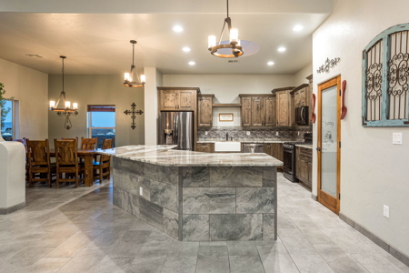 Luxury Home for Sale on a Corner Lot in Las Cruces, NM - image 9