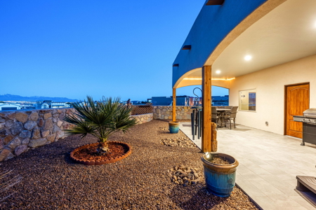 Luxury Home for Sale on a Corner Lot in Las Cruces, NM - image 34