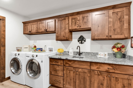 Beautiful 3 BD/2 BA Home for Sale in Silver Cliff, CO - image 16