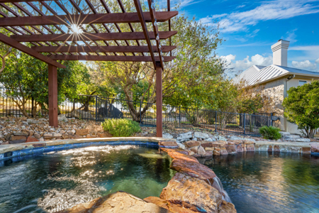 Hill Country Property with Acreage - image 5