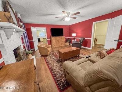 Luxury 5-Bed Home on 22 Acres in Kingston, Natchez, MS - image 3