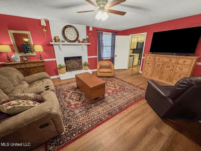 Luxury 5-Bed Home on 22 Acres in Kingston, Natchez, MS - image 2