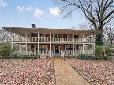 Luxury 5-Bed Home on 22 Acres in Kingston, Natchez, MS - image 1