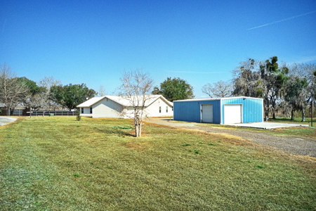 Premier Texas Waterfront Home & Property Opportunity - image 1