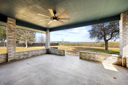 Premier Texas Waterfront Home & Property Opportunity - image 3