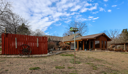 Country Home And Acreage For Sale In Mammoth Spring Ar - image 21