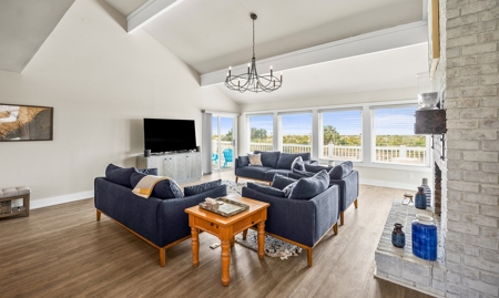 True oceanfront property w/direct beach access & panoramic views - image 10