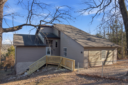 Contemporary Custom Built Lake Home - image 1