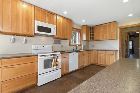 Contemporary Custom Built Lake Home - image 8