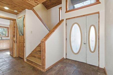 Contemporary Custom Built Lake Home - image 20