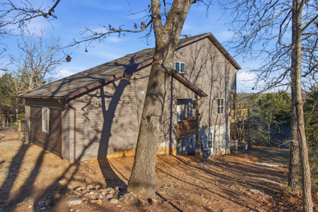 Contemporary Custom Built Lake Home - image 40