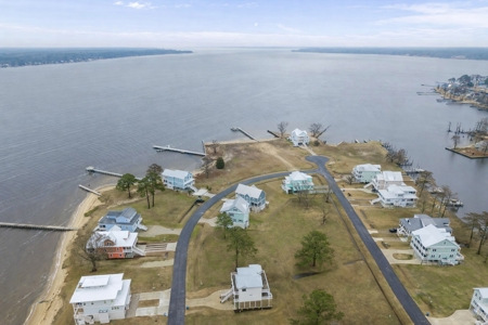 Custom-Built Beauty with Deeded Boat Slip - image 5