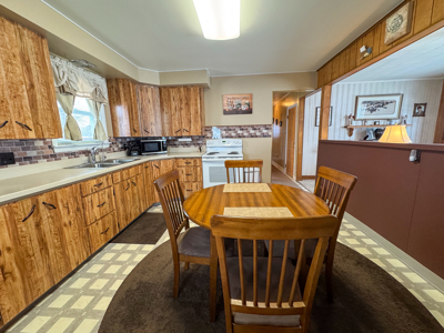 Charming Intown Ranch - East Millinocket, Maine - image 5