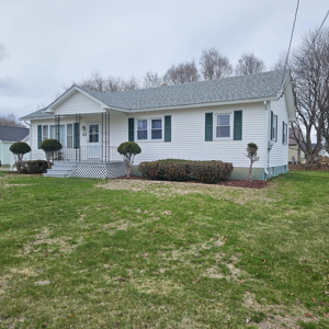 Charming Intown Ranch - East Millinocket, Maine - image 25