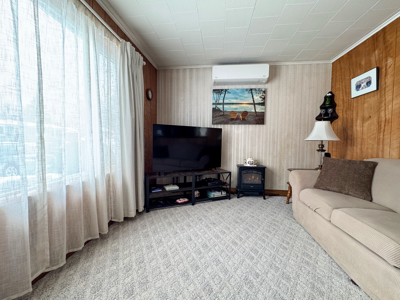 Charming Intown Ranch - East Millinocket, Maine - image 9