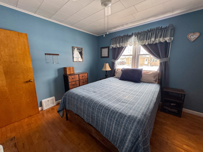 Charming Intown Ranch - East Millinocket, Maine - image 10