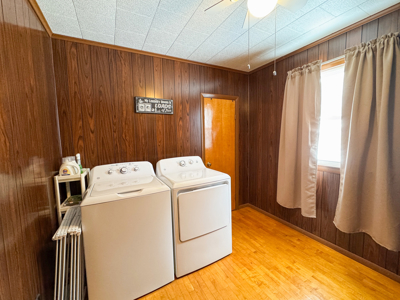 Charming Intown Ranch - East Millinocket, Maine - image 13