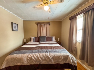 Charming Intown Ranch - East Millinocket, Maine - image 18