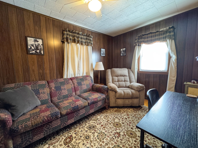 Charming Intown Ranch - East Millinocket, Maine - image 15