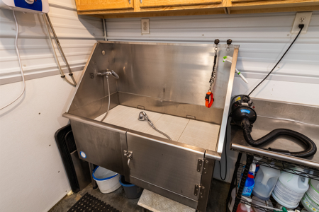 Established Kennel Property Ready for Your Operation - image 10