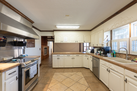 4-bed, 3-bath home with 3,288 sq ft perfectly situated on 8.5 ac - image 23